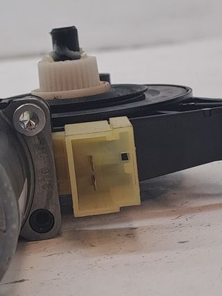 MOTOR ELEVALUNAS TRASERO DERECHO AUDI A3 SEDÁN (8VM)