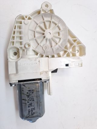 MOTOR ELEVALUNAS DELANTERO IZQUIERDO AUDI A1 SPORTBACK (8XF) (2)