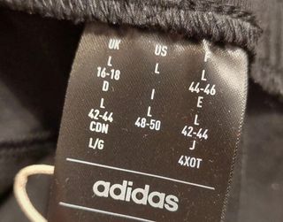 Pantalón corto Essentials 3 bandas de Adidas