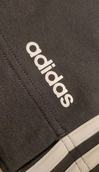 Pantalón corto Essentials 3 bandas de Adidas