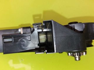 MOTOR ELEVALUNAS DELANTERO IZQUIERDO FORD FOCUS BERLINA (CAP (7)