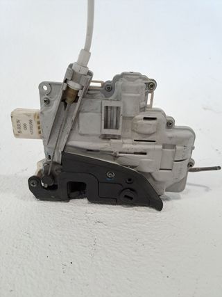 CERRADURA PUERTA TRASERA DERECHA AUDI A3 (8P) 2.0 TDI (3)