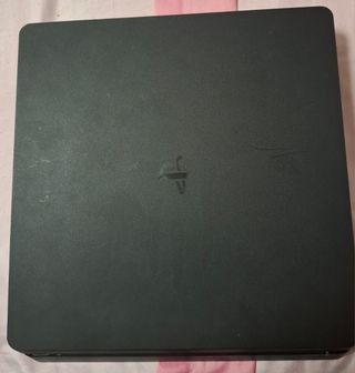 PS4 (PlayStation 4) negra