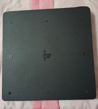 PS4 (PlayStation 4) negra