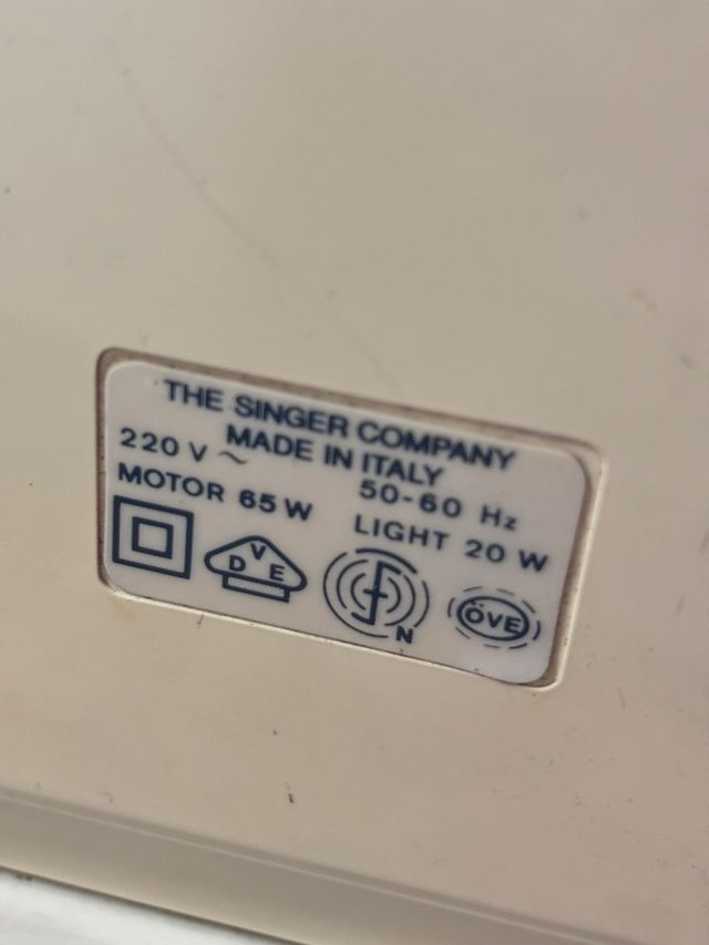 Macchina da cucire Singer vintage