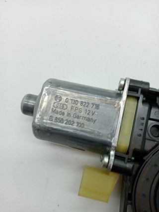MOTOR ELEVALUNAS DELANTERO IZQUIERDO AUDI A3 SPORTBACK (8VA)