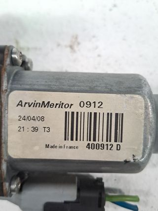 MOTOR ELEVALUNAS DELANTERO DERECHO PEUGEOT 207 CONFORT