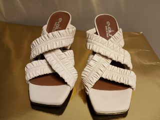 Sandali con tacco quadrato h 7 cm. 