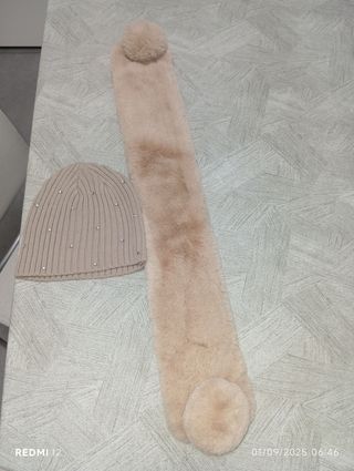 Cappello e sciarpa bimba beige