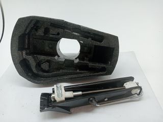 GATO SEAT IBIZA (6J5) (2)