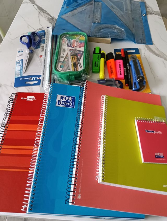 Material escolar nuevo