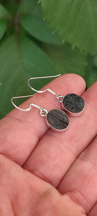 Pendientes de plata y turmalina negra. 