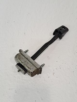 RETENEDOR PUERTA FORD FOCUS BERLINA (CAP) (2)