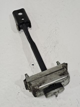 RETENEDOR PUERTA FORD FOCUS BERLINA (CAP) (4)