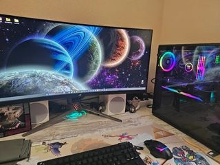 PC Gamer: i9-10850k + Asus PG35VQ