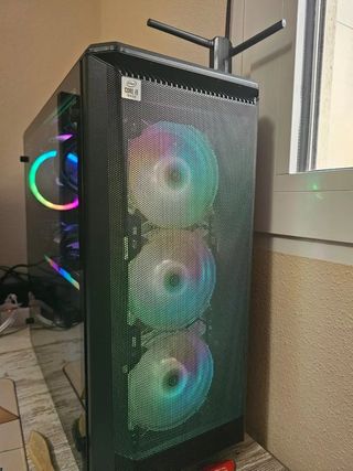 PC Gamer: i9-10850k + Asus PG35VQ
