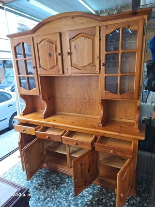 Alacena de madera maciza