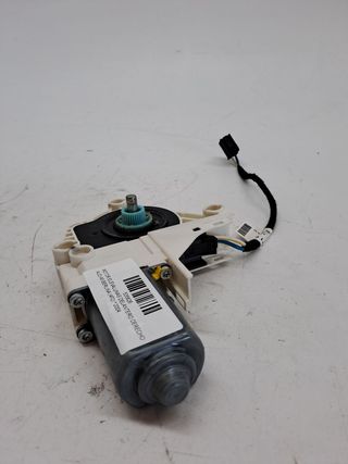 MOTOR ELEVALUNAS DELANTERO DERECHO AUDI A6 BERLINA (4F2)