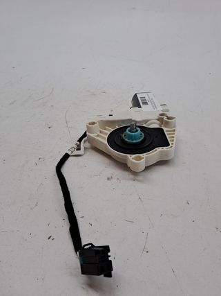 MOTOR ELEVALUNAS DELANTERO DERECHO AUDI A6 BERLINA (4F2)
