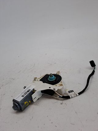 MOTOR ELEVALUNAS DELANTERO DERECHO AUDI A6 BERLINA (4F2)
