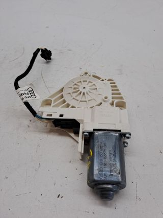 MOTOR ELEVALUNAS DELANTERO DERECHO AUDI A6 BERLINA (4F2)