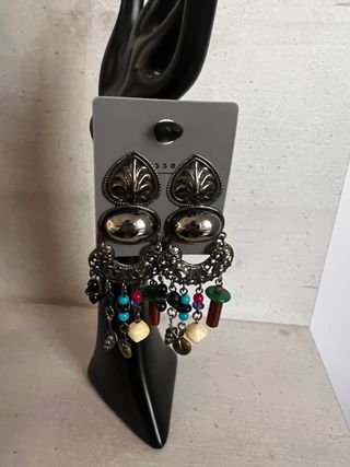 Pendientes largos multicolor plata