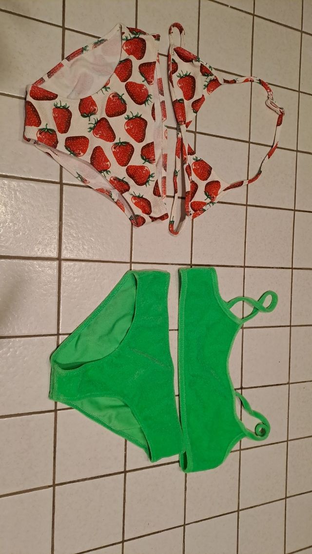 2 costumi bimba: fragole & verde