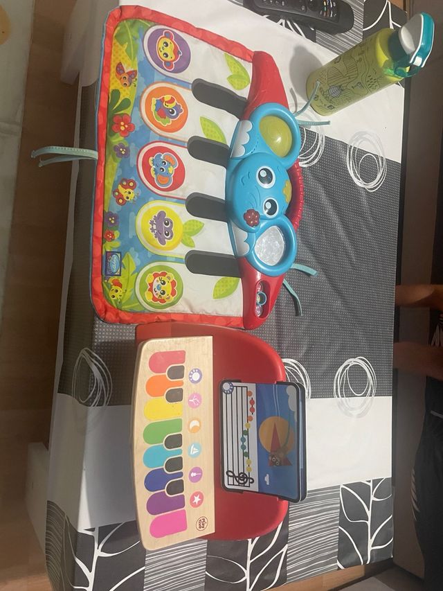 2 Pianos musicales bebé