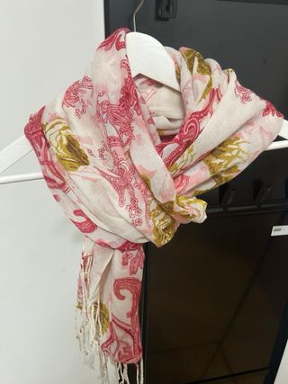 Pañuelo estampado floral