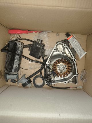 Se vende o se cambia moto-cross Suzuki DR 125 SE