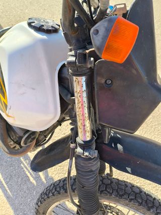 Se vende o se cambia moto-cross Suzuki DR 125 SE