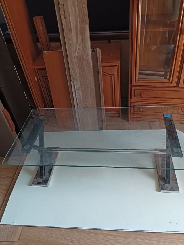 Mesa centro cristal y metal