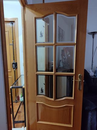 Puerta madera maciza color roble natural acristal