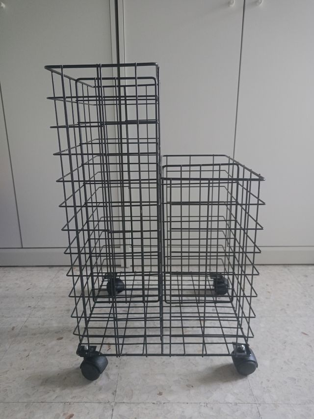 Cesto Metálico con ruedas