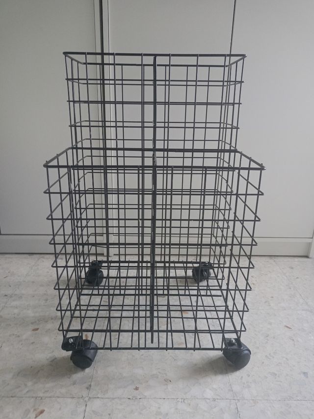 Cesto Metálico con ruedas