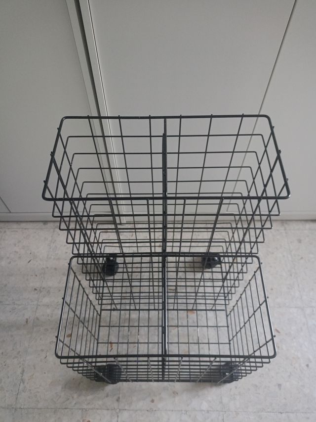 Cesto Metálico con ruedas