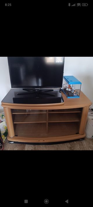 Mueble TV madera-vidrio
