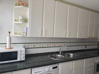 Cocina completa con electrod. y encimera granito,