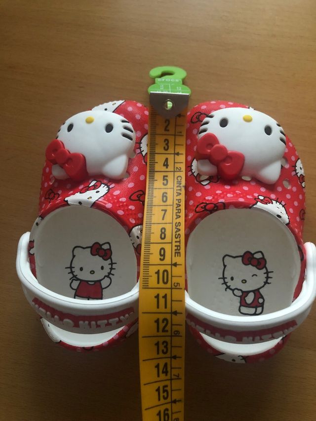 Crocs Hello Kitty - rojas y blancas