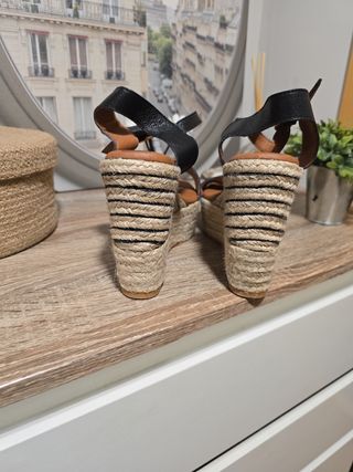 Sandalias POPA cuña negras 