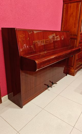 Piano acústico de madera