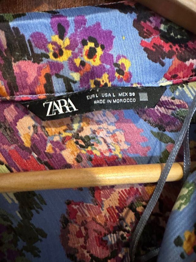 Blusa Zara floral multicolor