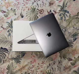 MacBook Pro 13" Gris Plata buen estado.