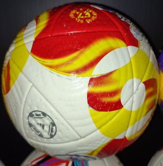 Balón Adidas Victoria