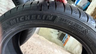 2 Michelin Pilot Sport 4 - 205/50ZR17