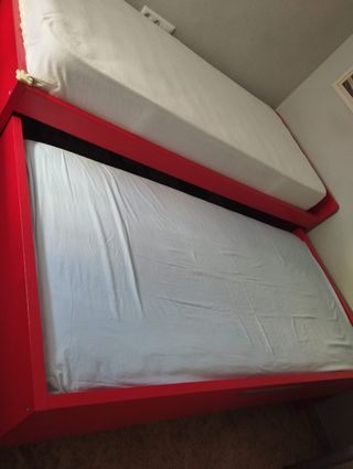 Cama nido roja juvenil con cajones