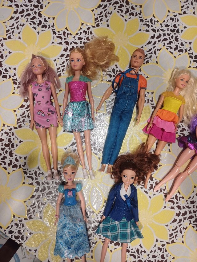 7 Bambole Barbie - Giocattoli