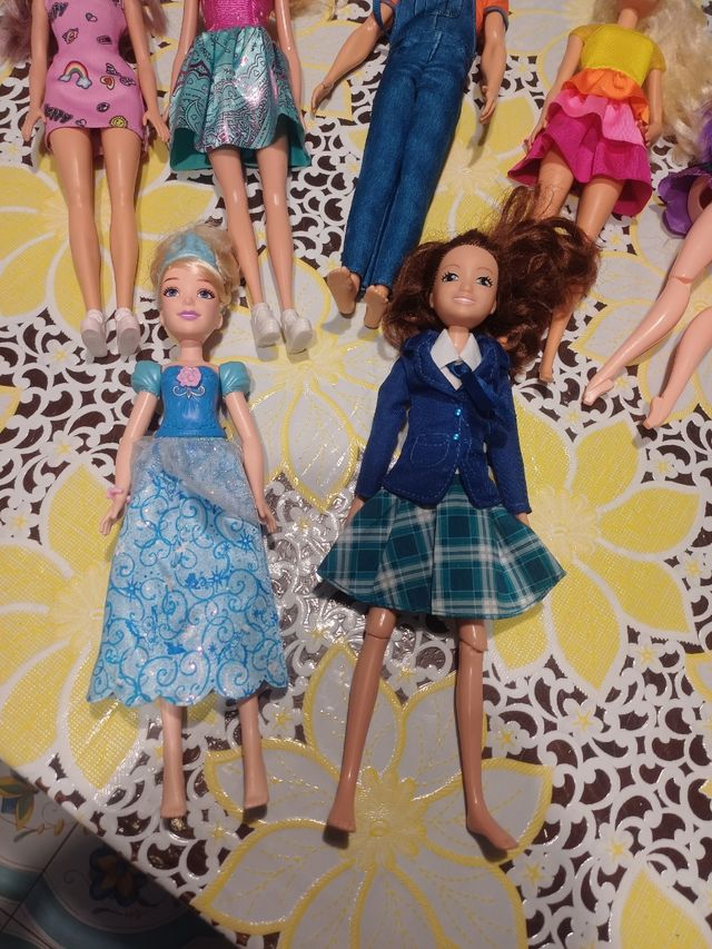 7 Bambole Barbie - Giocattoli