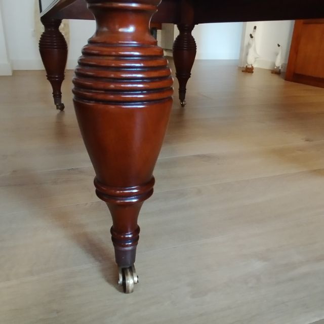 Mesa centro caoba madera maciza y cristal