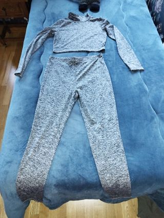 Conjunto deportivo gris mujer